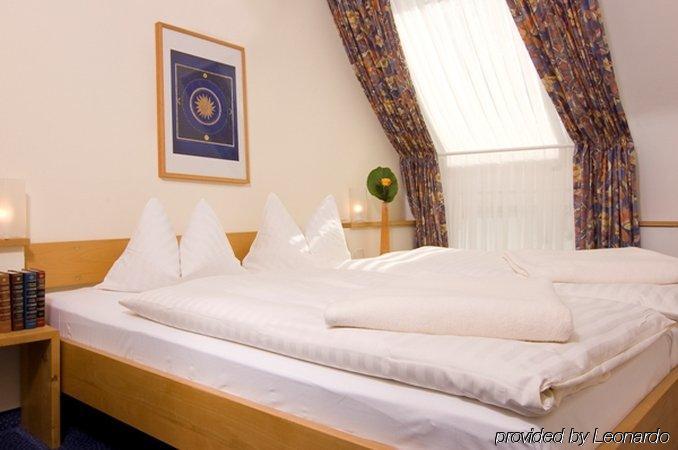 Hotel Nibelungen Hof إكسانتن الغرفة الصورة
